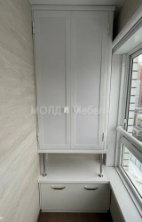 шкаф на балкон влагостойкий на металический ножках 