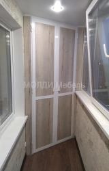 угловой шкаф на балкон с алюминиевым профилем и фальшпанелью