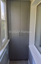 встроенный шкаф на балкон из лдсп серый